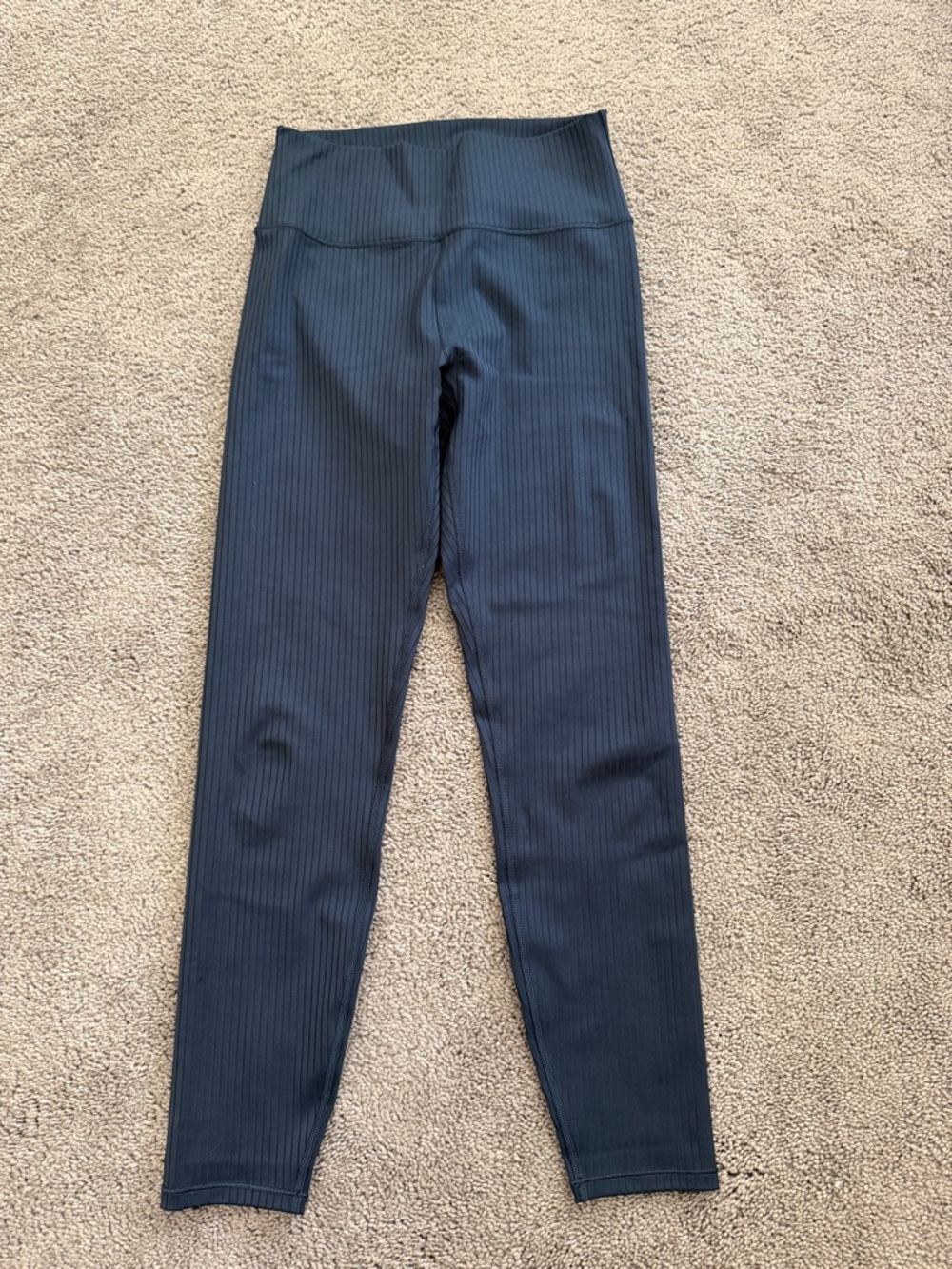 Vuori Inversion Rib Legging in Ocean Blue - Picture 3 of 5